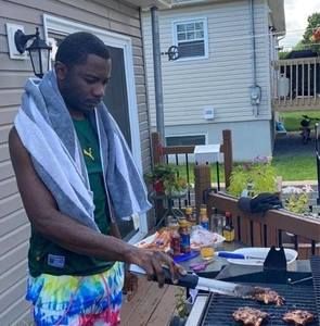 Meet your Posher, Manu